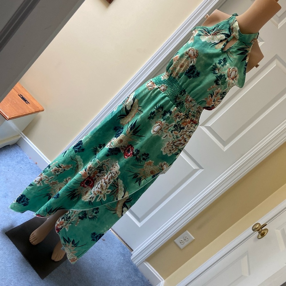 Green tropical 🏝️ dress size Medium 🍍